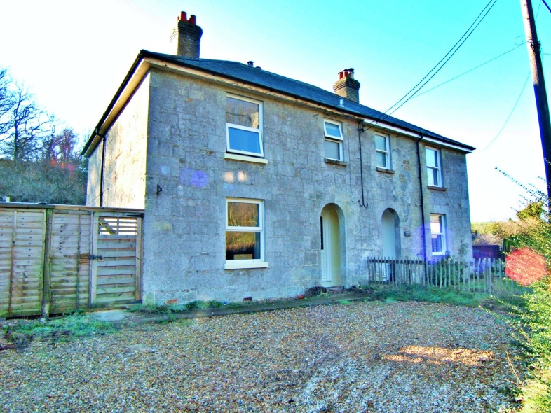 01 Estate Agents